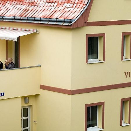 Pension Villa Maria การ์โลวีวารี ภายนอก รูปภาพ