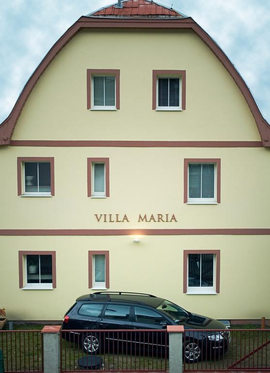 Pension Villa Maria การ์โลวีวารี ภายนอก รูปภาพ