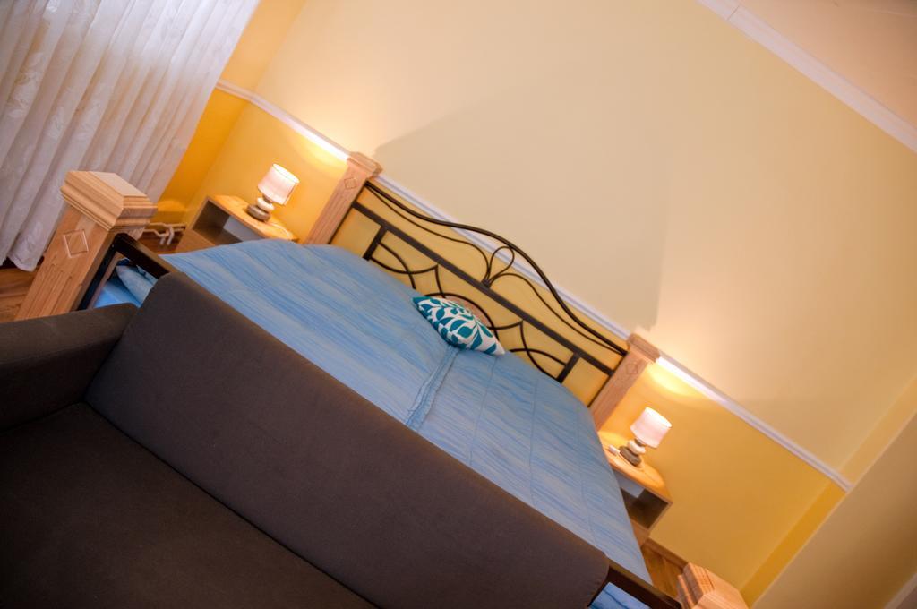 Pension Villa Maria การ์โลวีวารี ภายนอก รูปภาพ