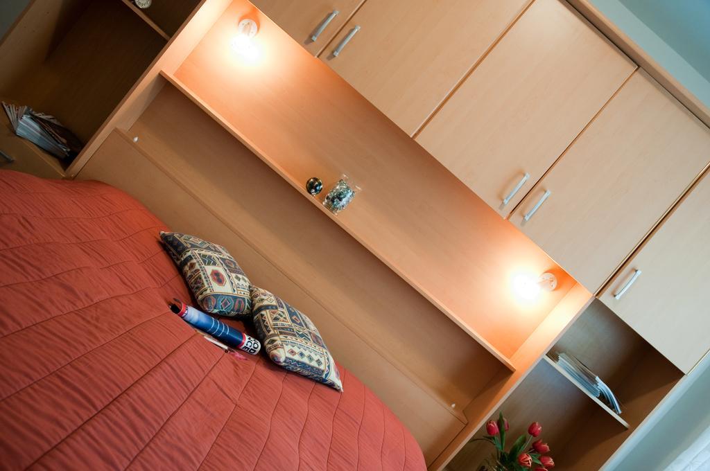 Pension Villa Maria การ์โลวีวารี ภายนอก รูปภาพ